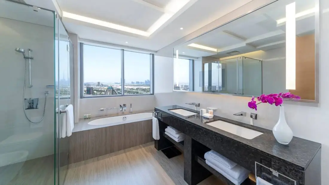 Hyatt Regency Dubai Creek Heights P169 Suite Bathroom.16x9