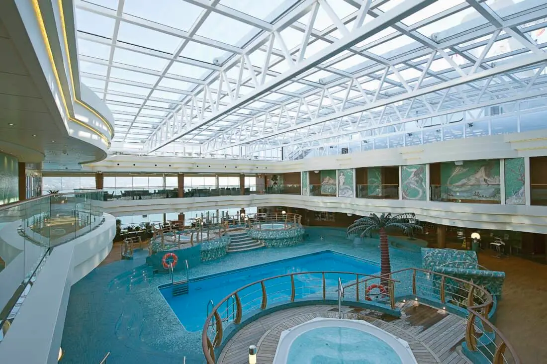"di lesirene pool 01.jpg"