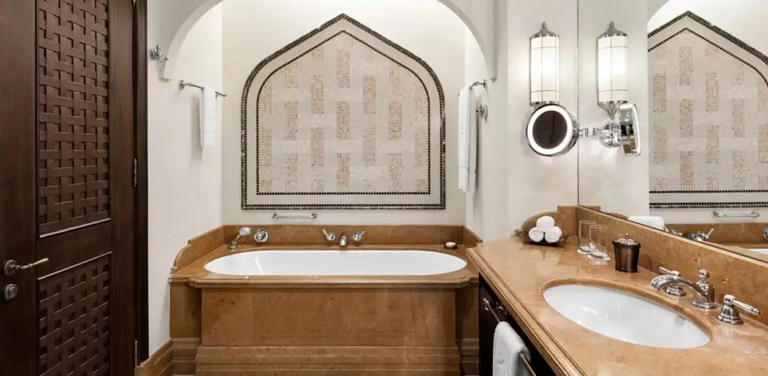 Shangri-La Hotel Qaryat Al Beri - Deluxe Room (3)