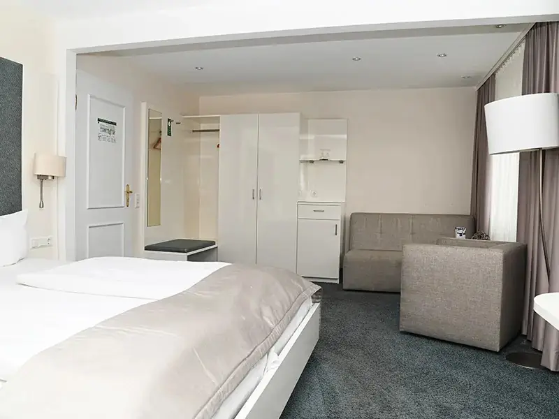 Hotel Hoeri - Doppelzimmer Landseite