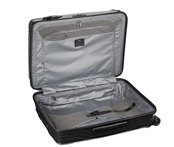 Tumi Latitude geoeffnet