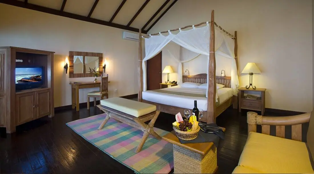 Filitheyo Island Resort - Water Villa