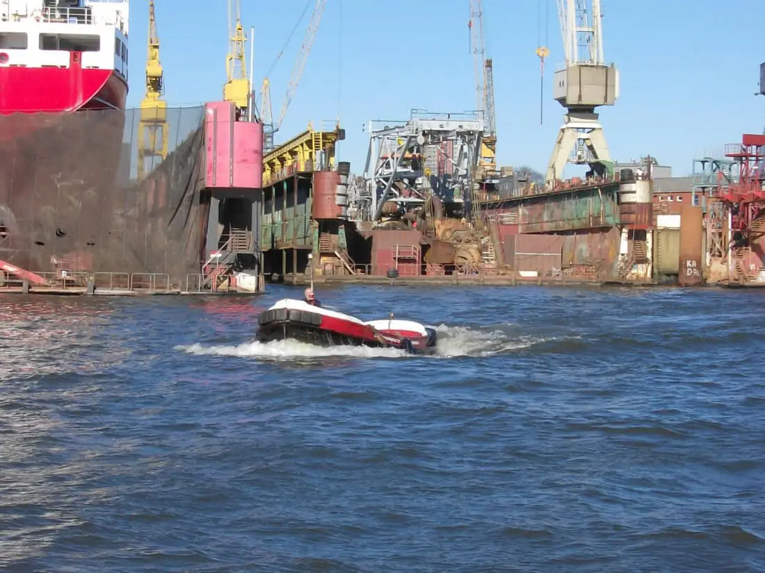 Hamburger Hafen Linie 73
