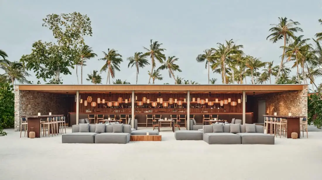 maldives dining fari beach club