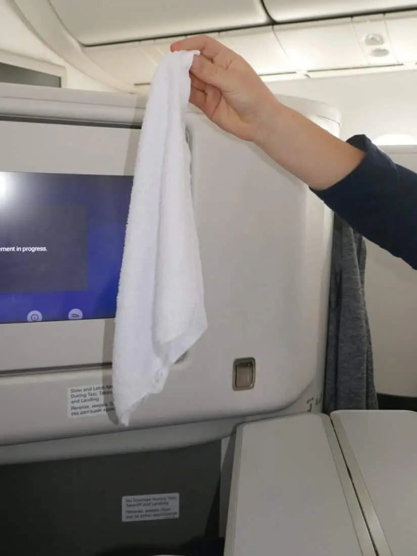 MIAT Business Class 19 Hot Towel