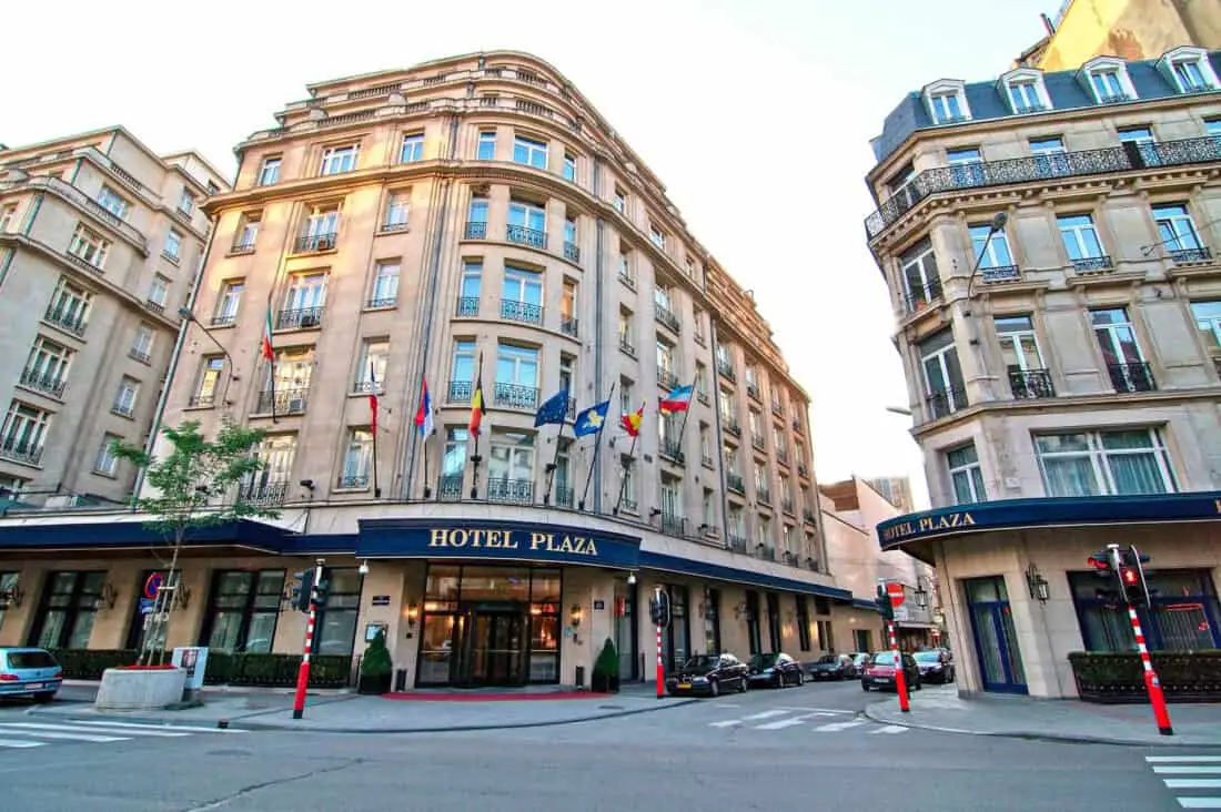 le plaza aussen
