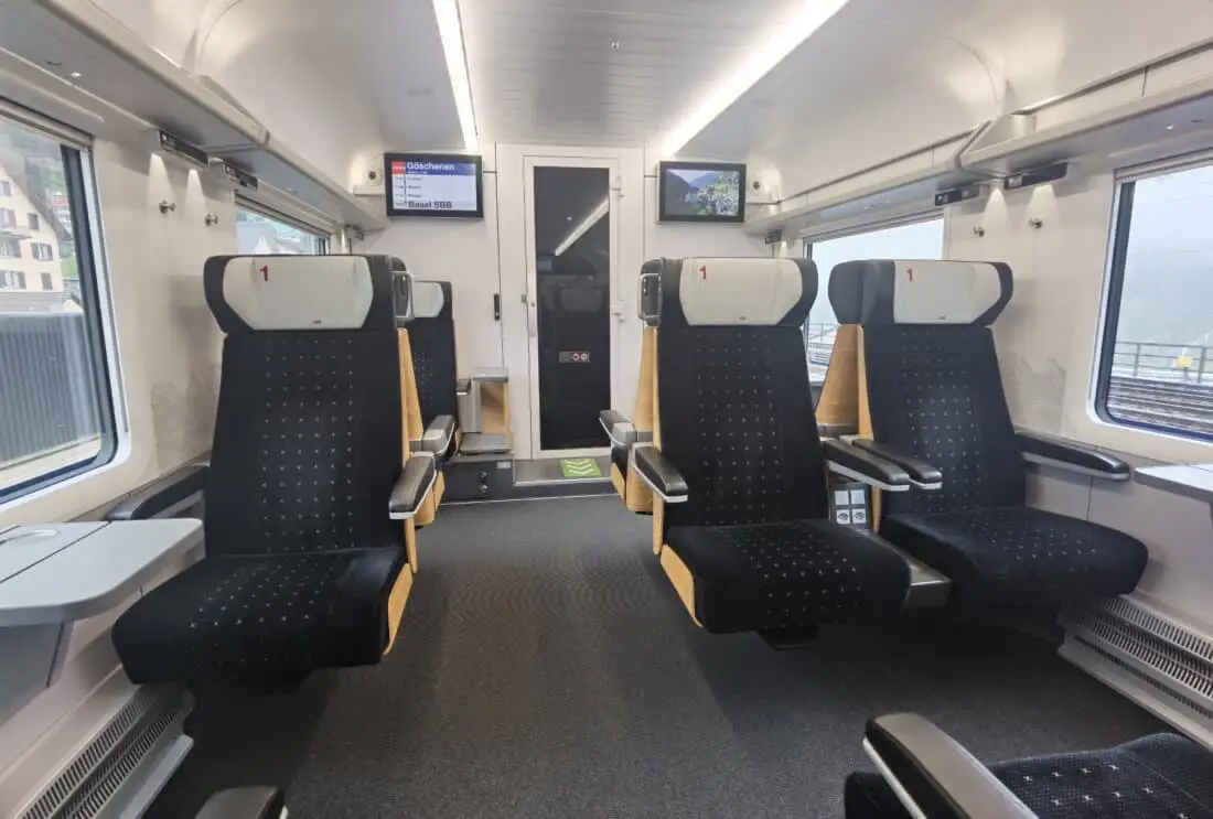 Treno Gottardo Suedostbahn 1 Klasse