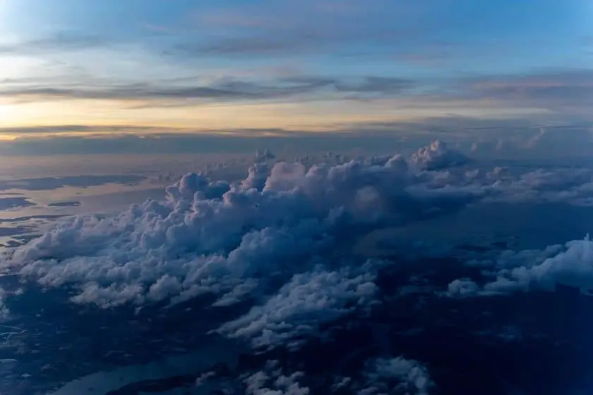Inflight Singapur Wolken