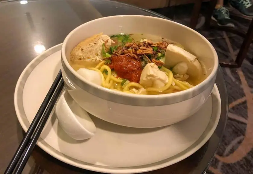 Singapore Airlines SilverKris Lounge Singapur Essen