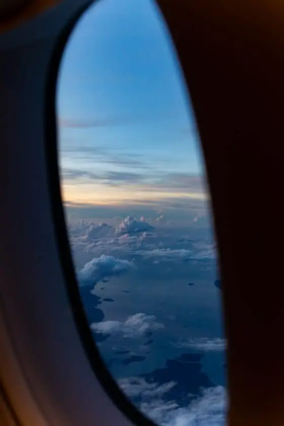 Inflight Fenster Wolken quer