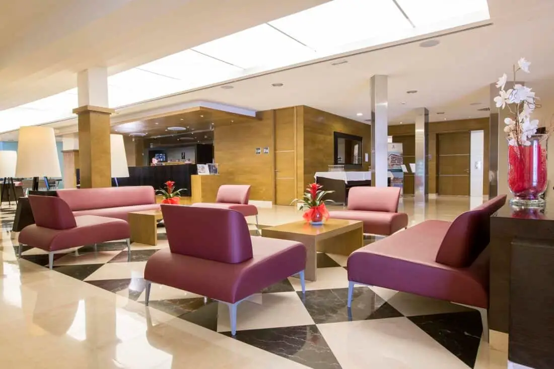 calamillorpark lobby