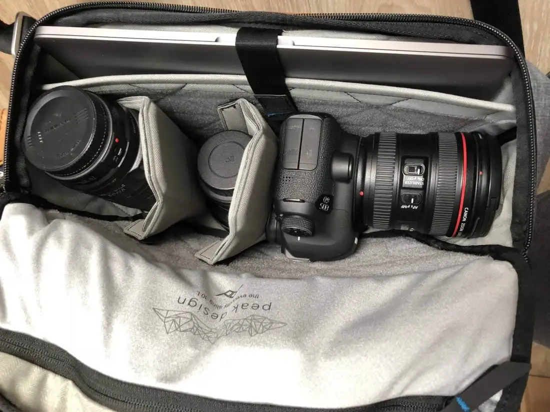 Peak Design Everyday Sling filled