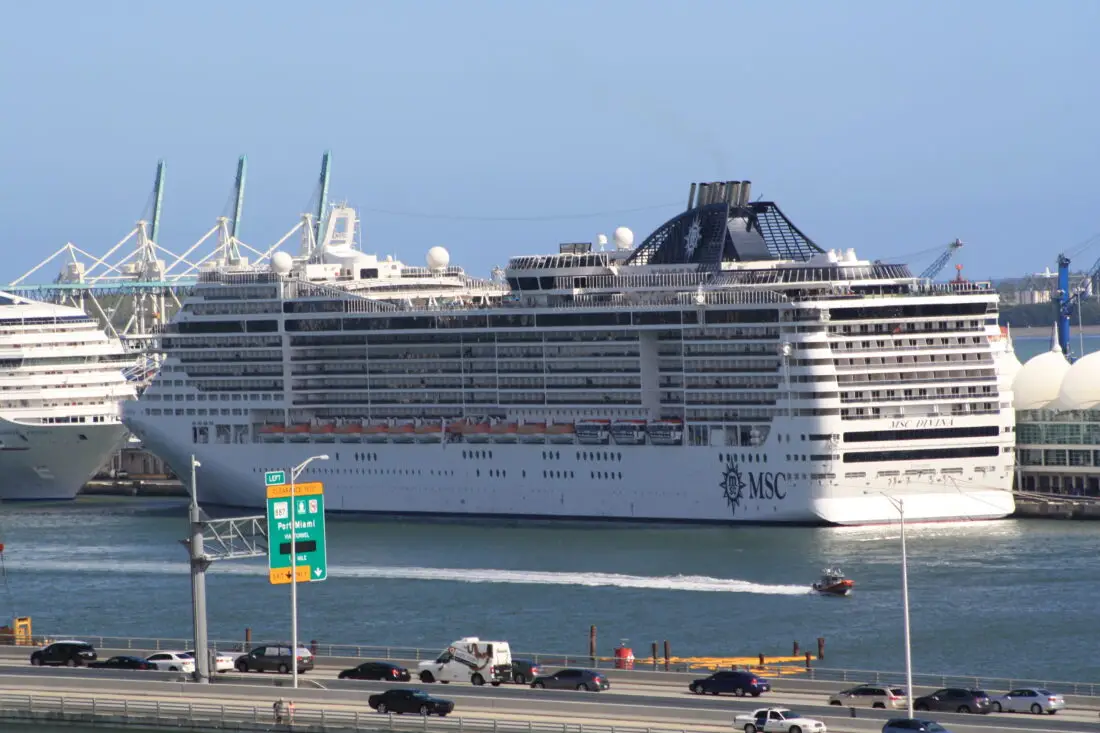 MSC Divina mit Port of Miami Schild 2 1