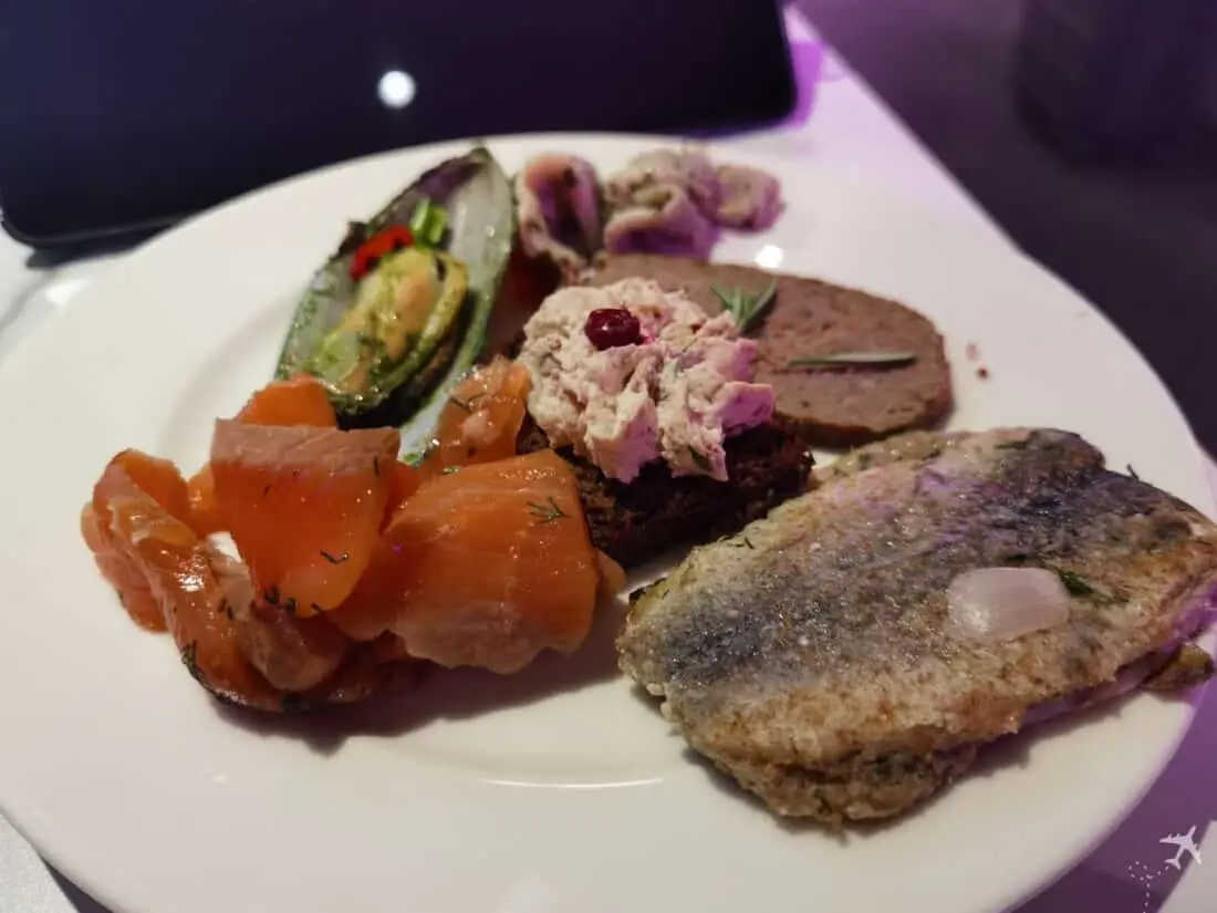 Business Lounge MyStar Fisch Teller