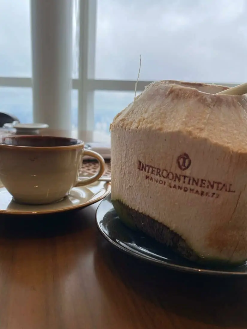 Intercontinental Hanoi Kaffee und Kokosnuss