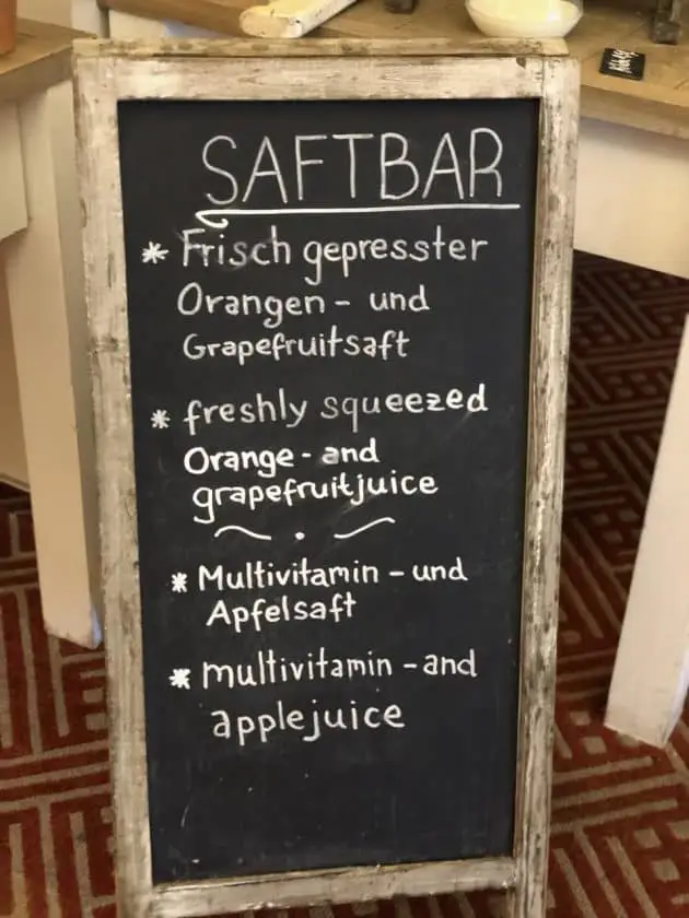 Hotel Palace Berlin Frühstück Saftbar
