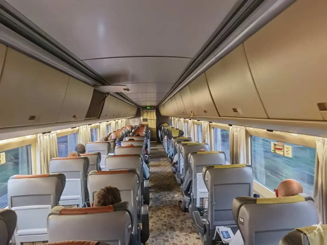 Via Rail Toronto Ottawa Kabine belegt