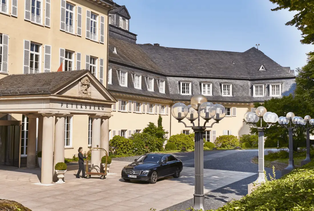 steigenberger petersberg vorne