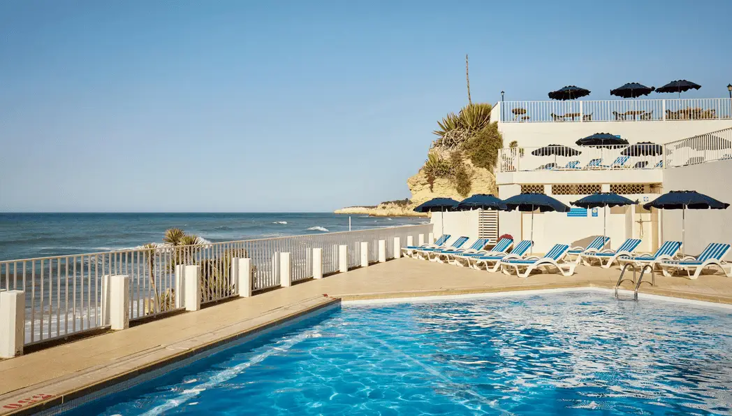 pool holidayinn algarve