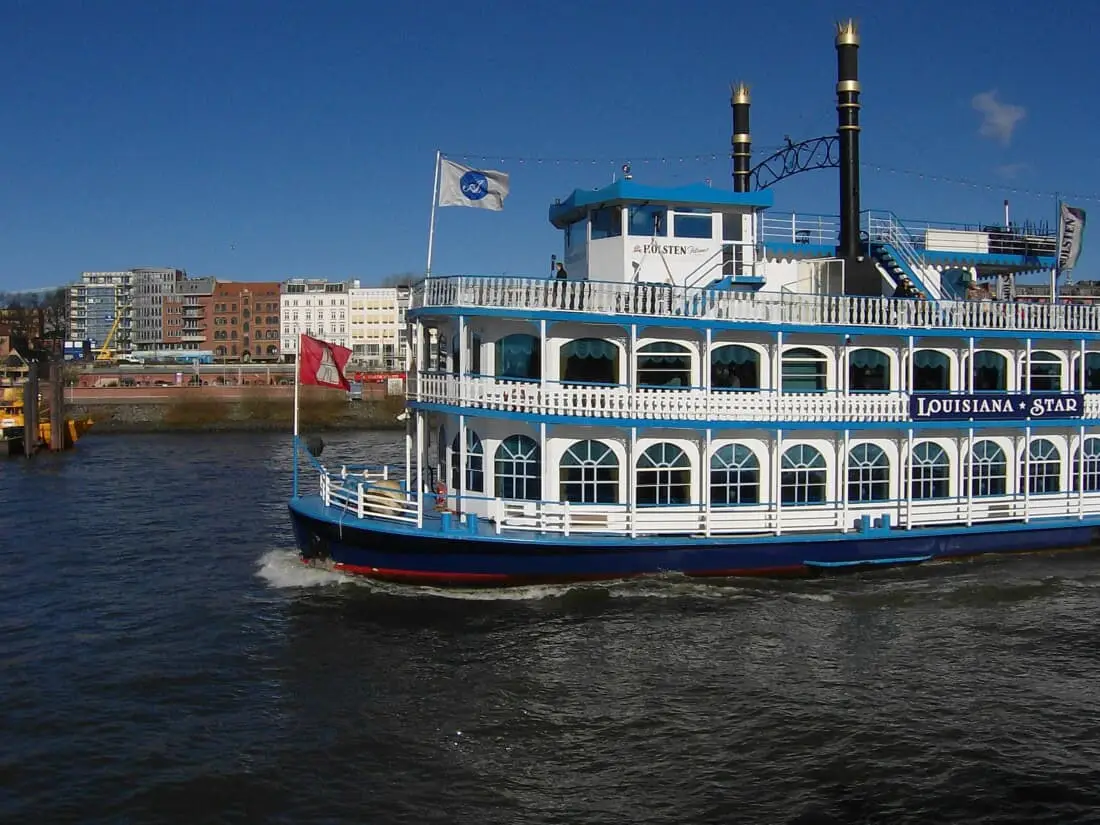 Hamburger Hafen Schaufelraddampfer