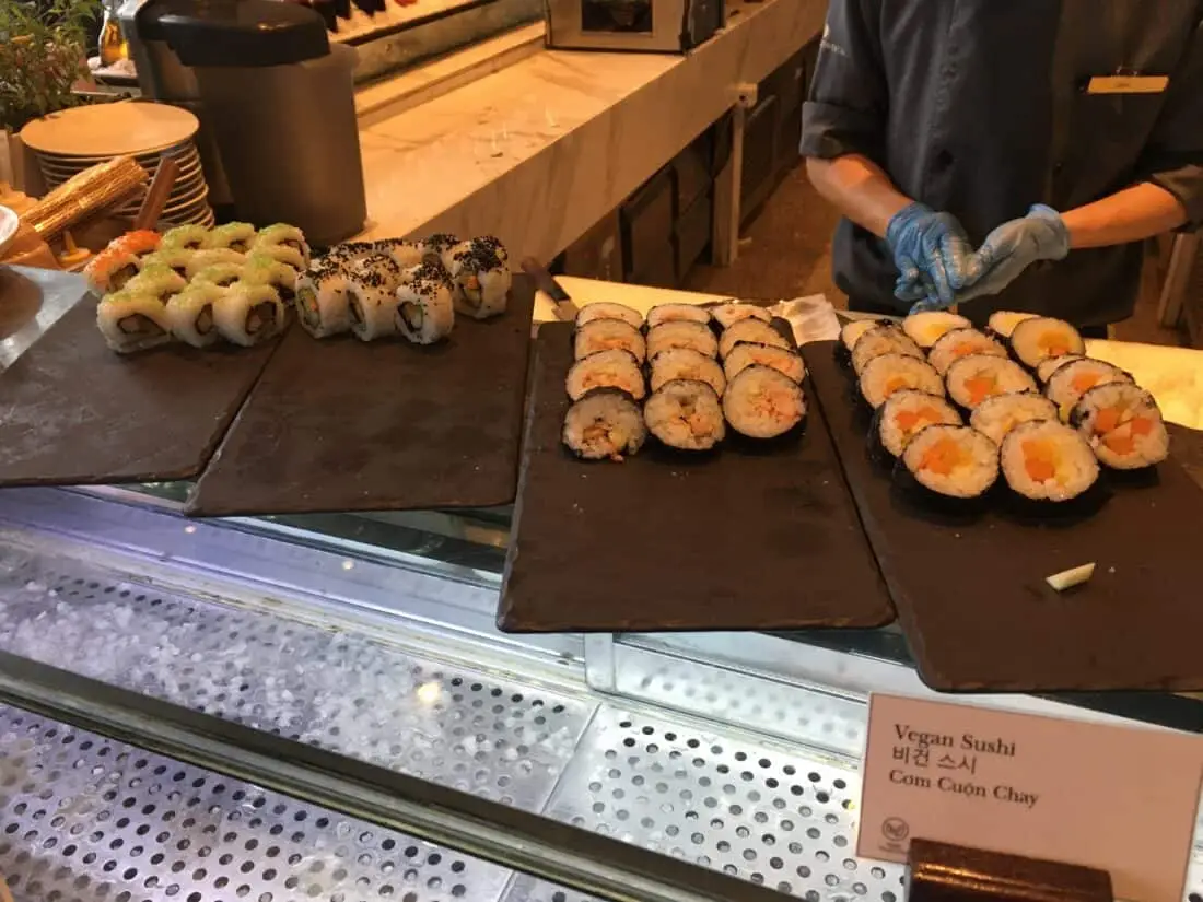 InterContinental Hanoi Fruhstuck Sushi