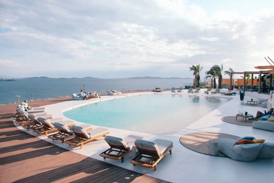destino pool