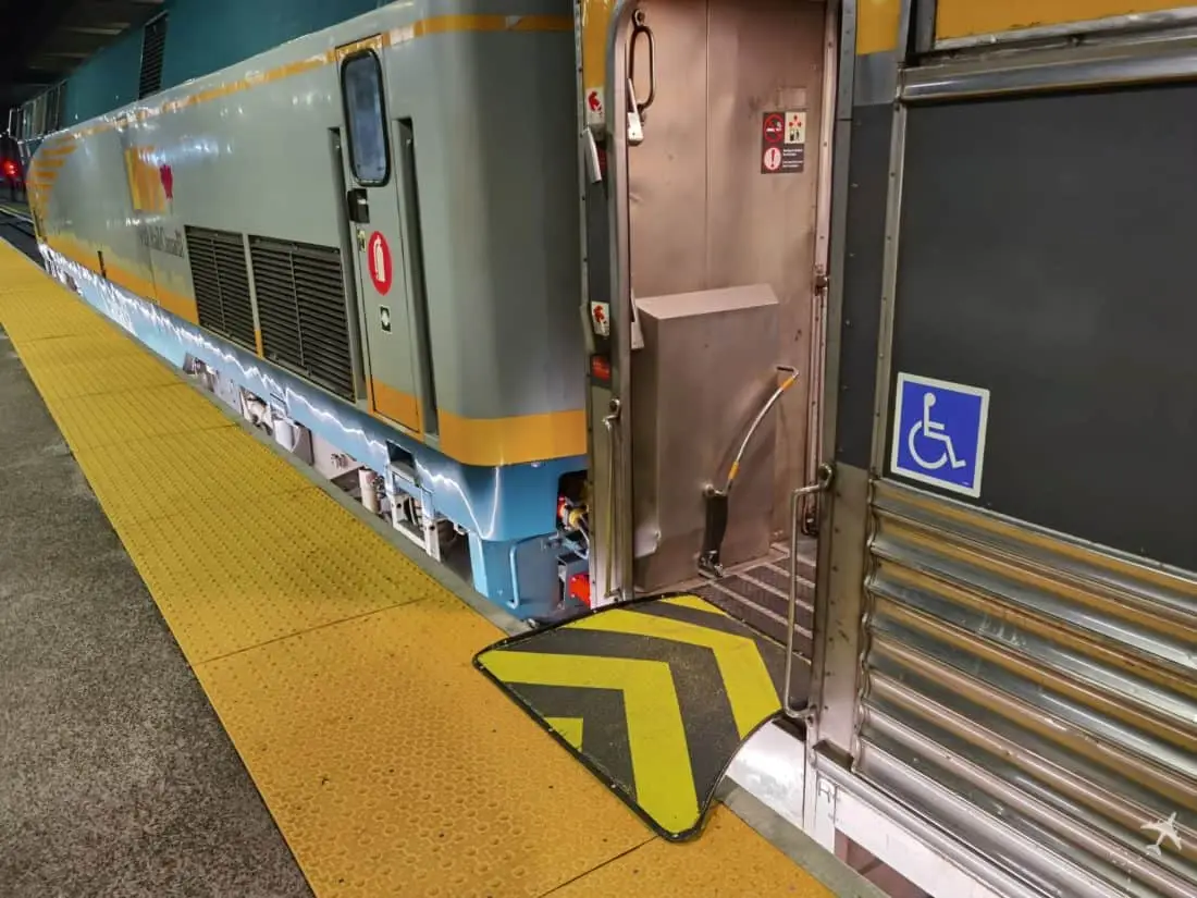 Via Rail Toronto Ottawa Bahnsteig