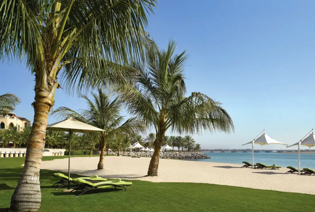traders abu dhabi strand1