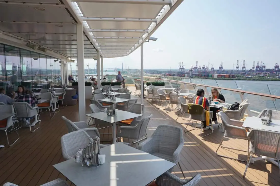 Mein Schiff 4 Buffet Draussen Heck gepixelt