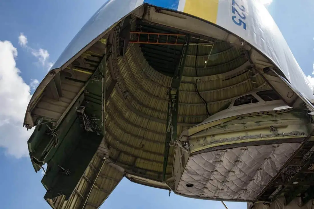 Antonov An-225-225