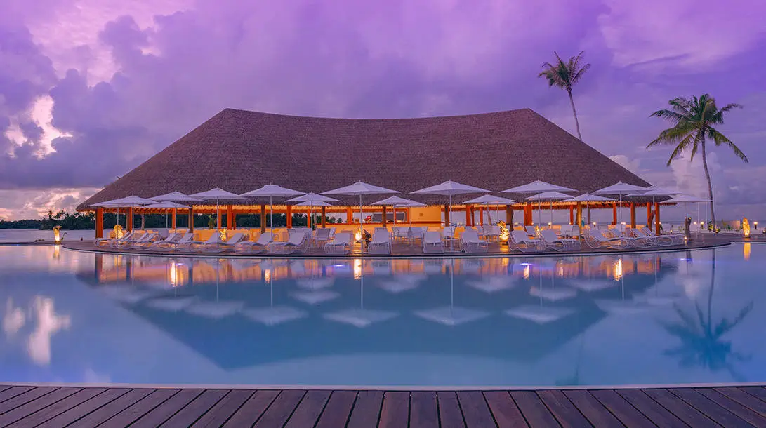 Cinnamon Velifushi Fen Pool Bar