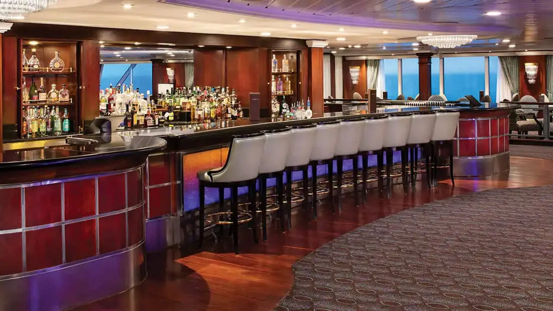 Regatta - Horizons Bar and Lounge