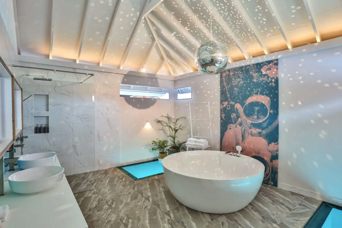 standard lagoon overwater villa 4