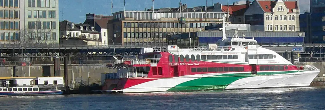 Landungsbruecken Helgolandkatamaran + Barkasse