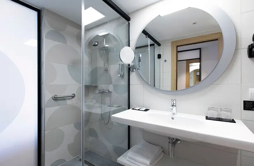 bathroom double room riu concordia.jpg 2025 10 31