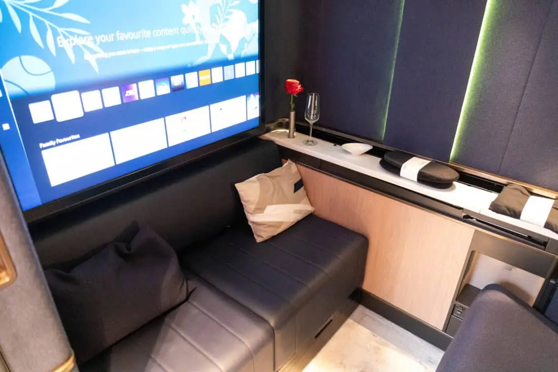 Lufthansa Allegris First Class Suite Bank