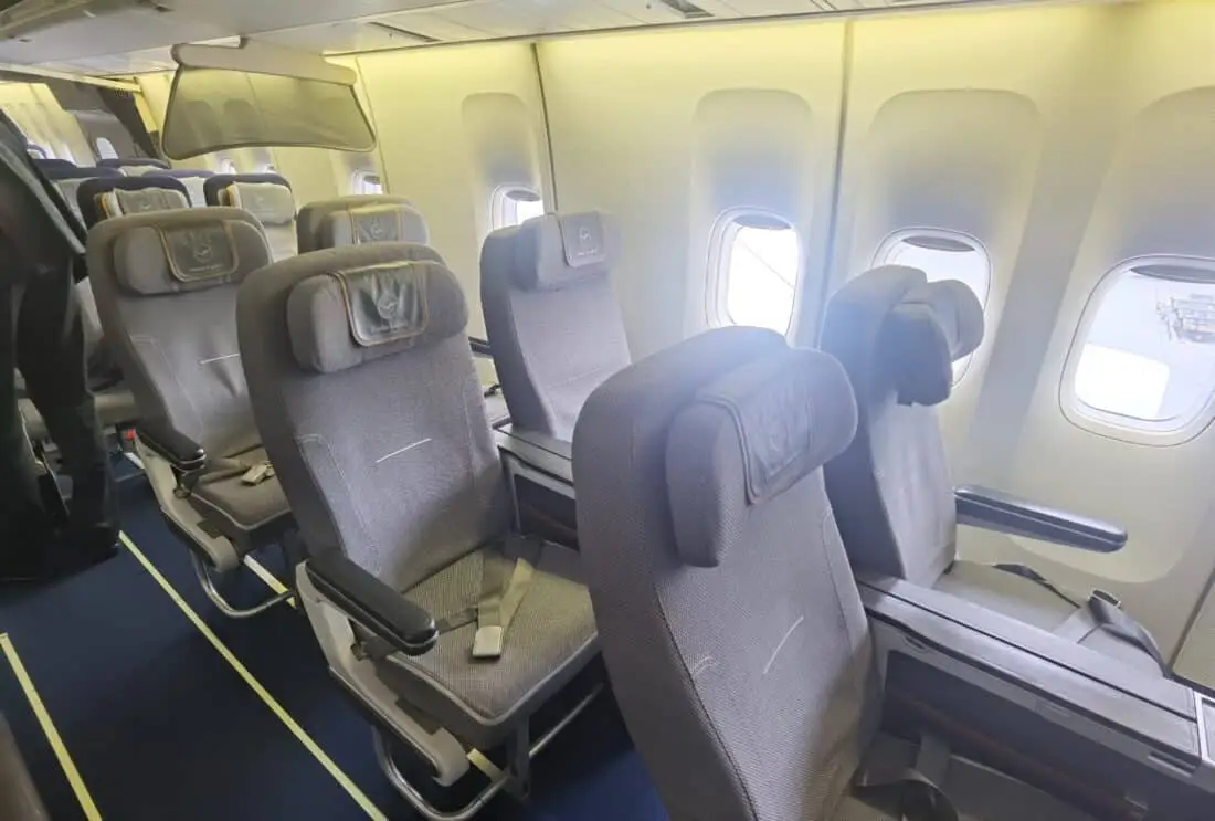 Lufthansa Boeing 747 HAM Premium Eco