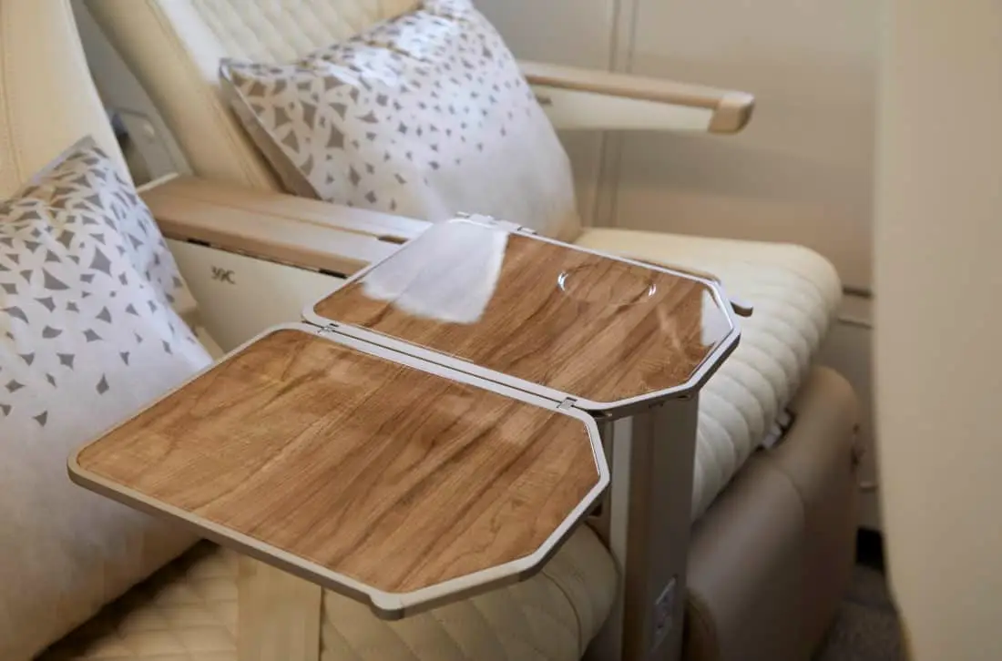 Emirates Premium Economy Sitz Tisch