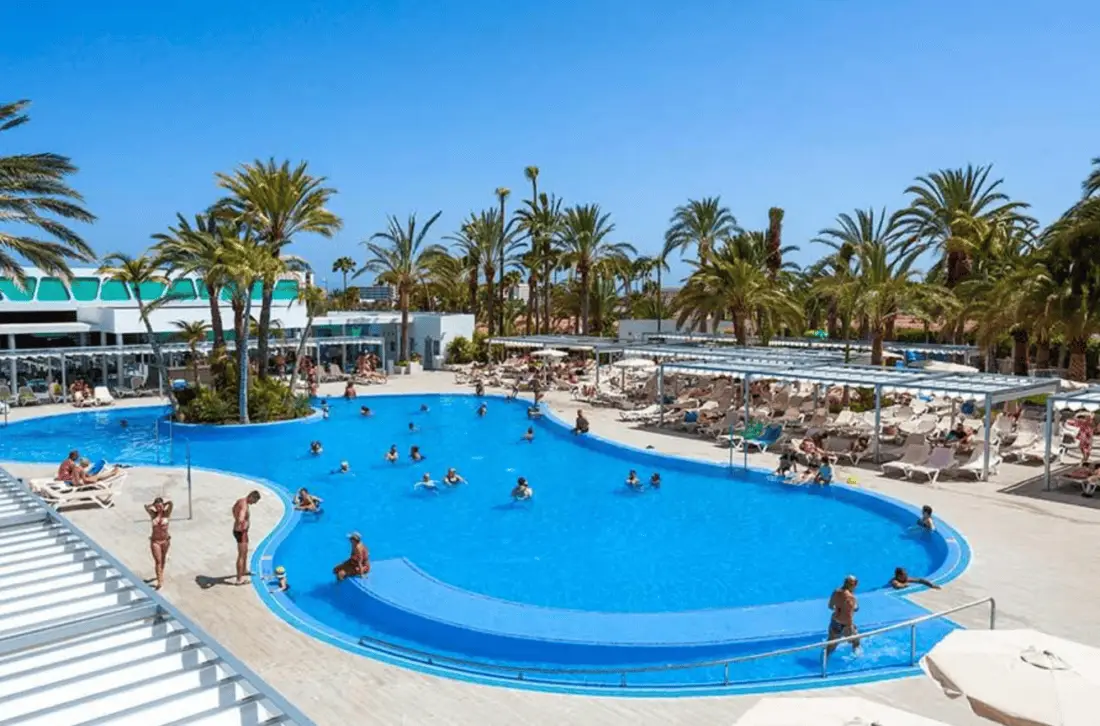 riu papayas pool