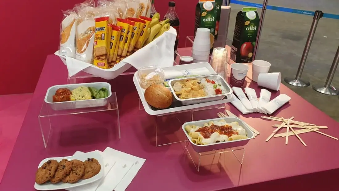 Eurowings Discover Cookie und Wrap