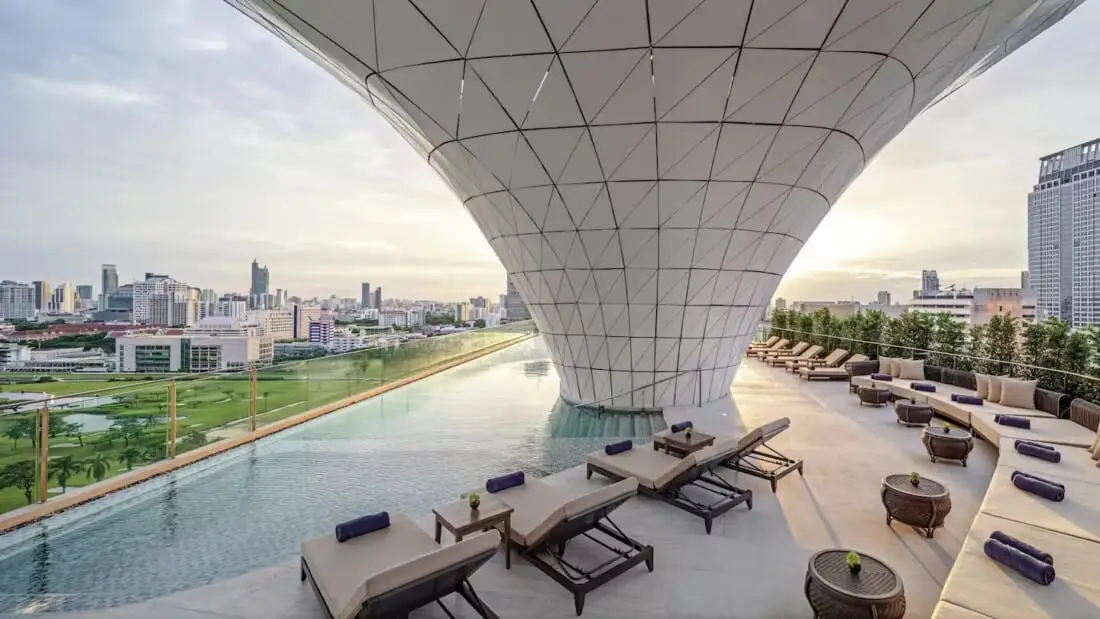 Waldorf Astoria Bangkok - Infinity Pool