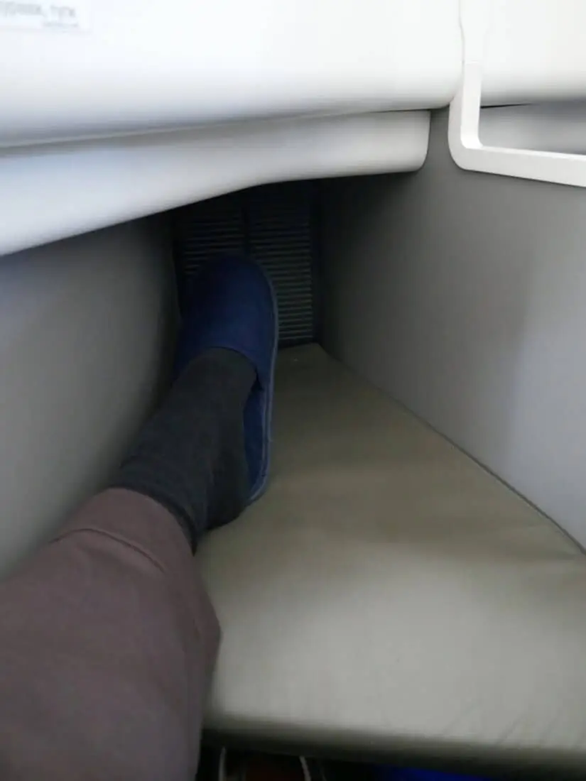 MIAT Business Class 14 Beinfreiheit