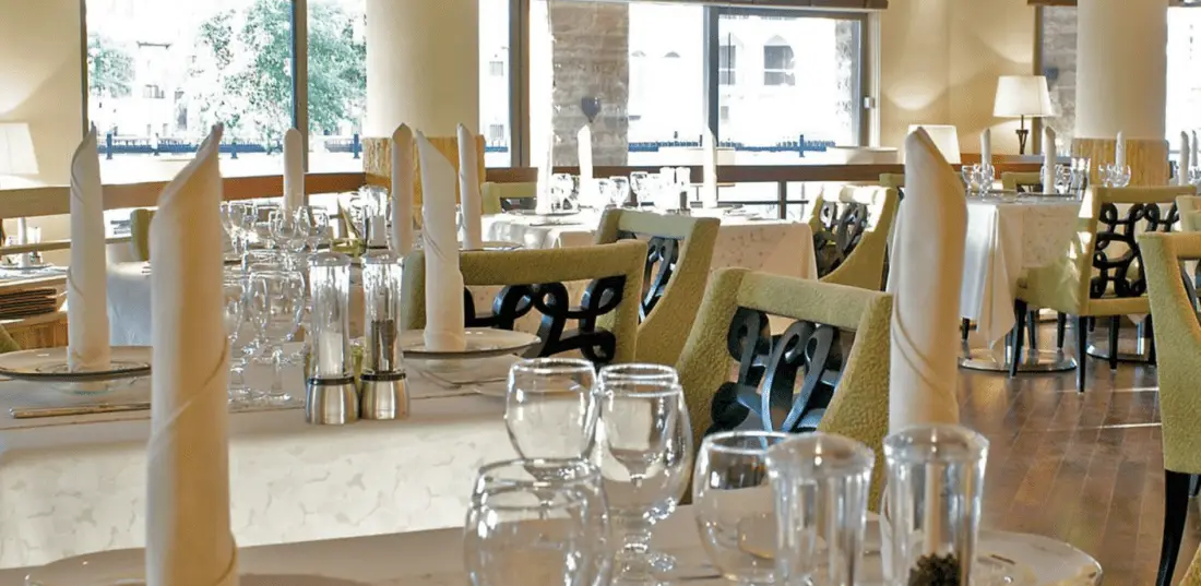 moevenpick aqaba restaurant