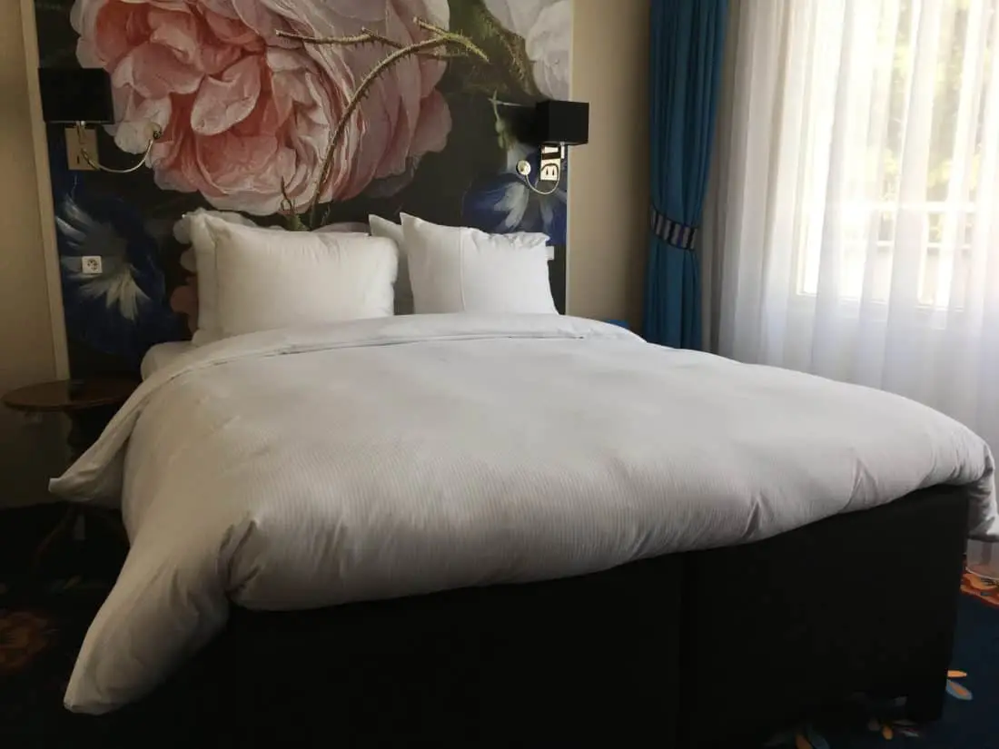 Carlton Ambassador Boutique Hotel Classic Zimmer Bett