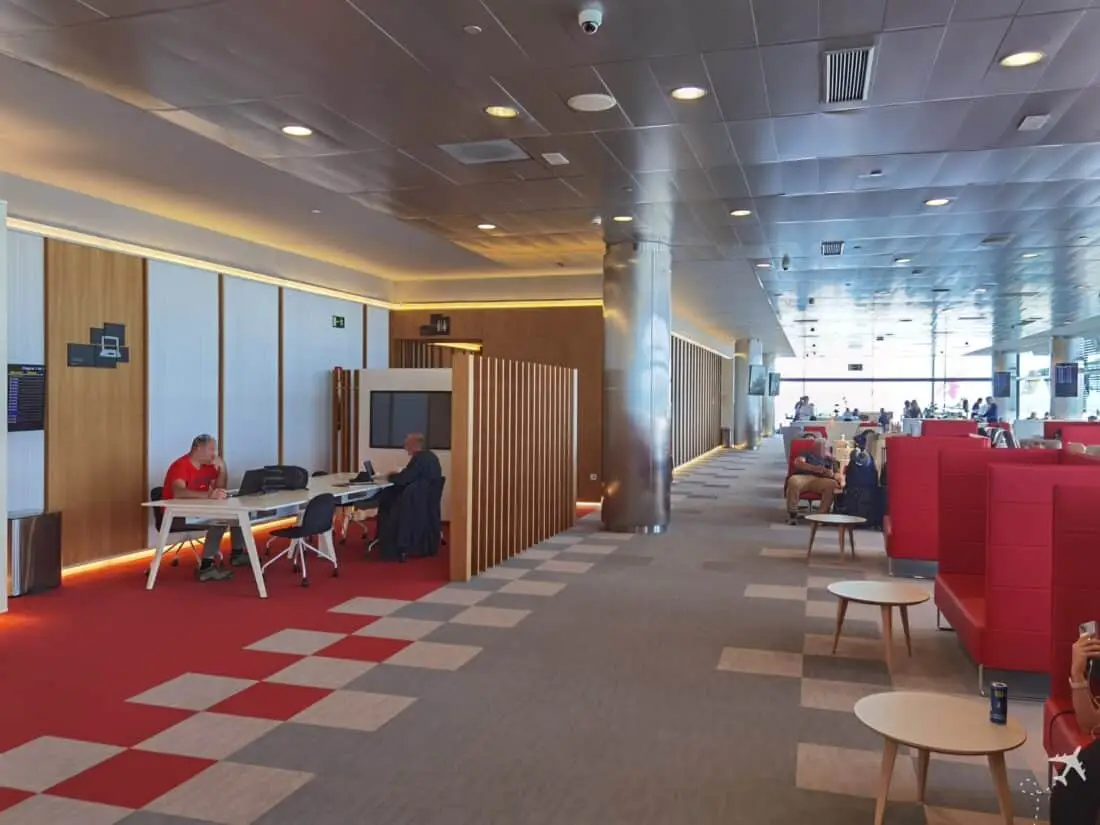 Iberia Velazquez Lounge MAD Sitze