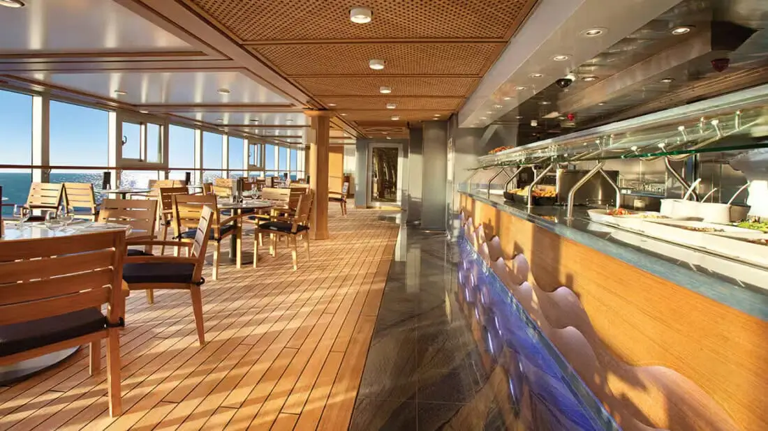 Oceania Nautica - Waves Grill