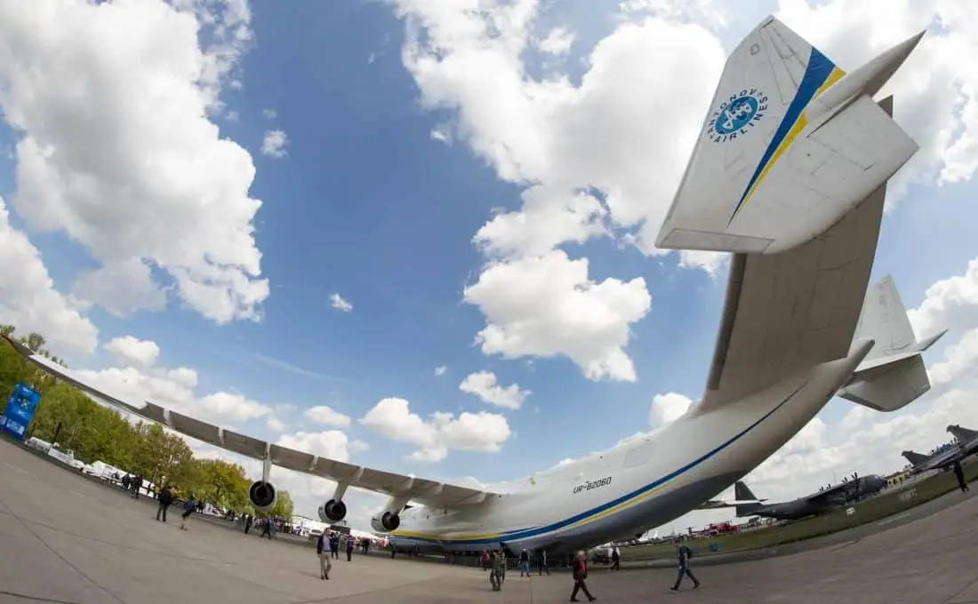 Antonov An-225-225