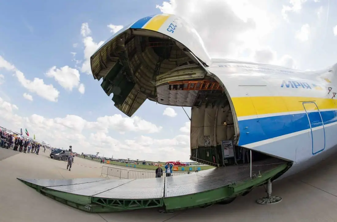 Antonov An-225-225