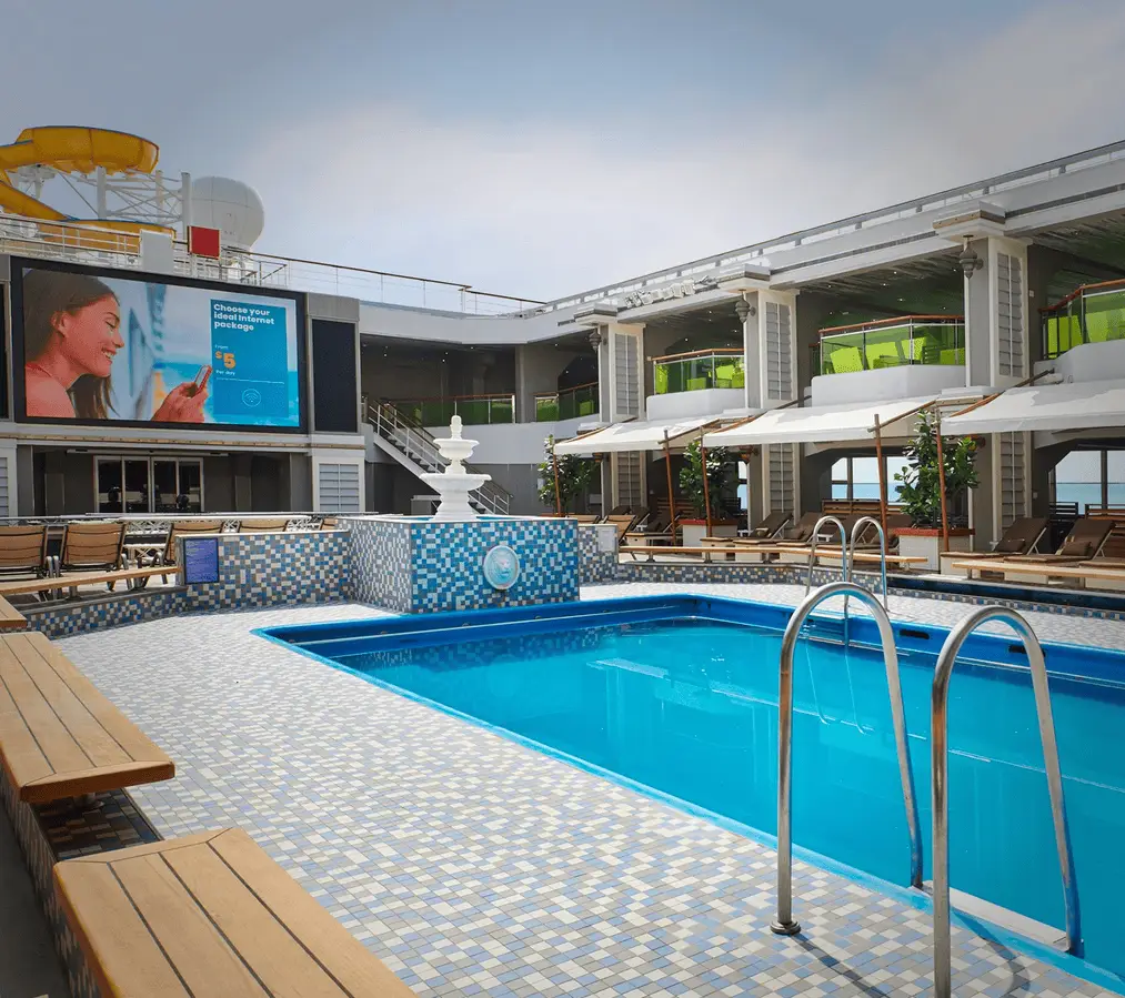 costa serena pool