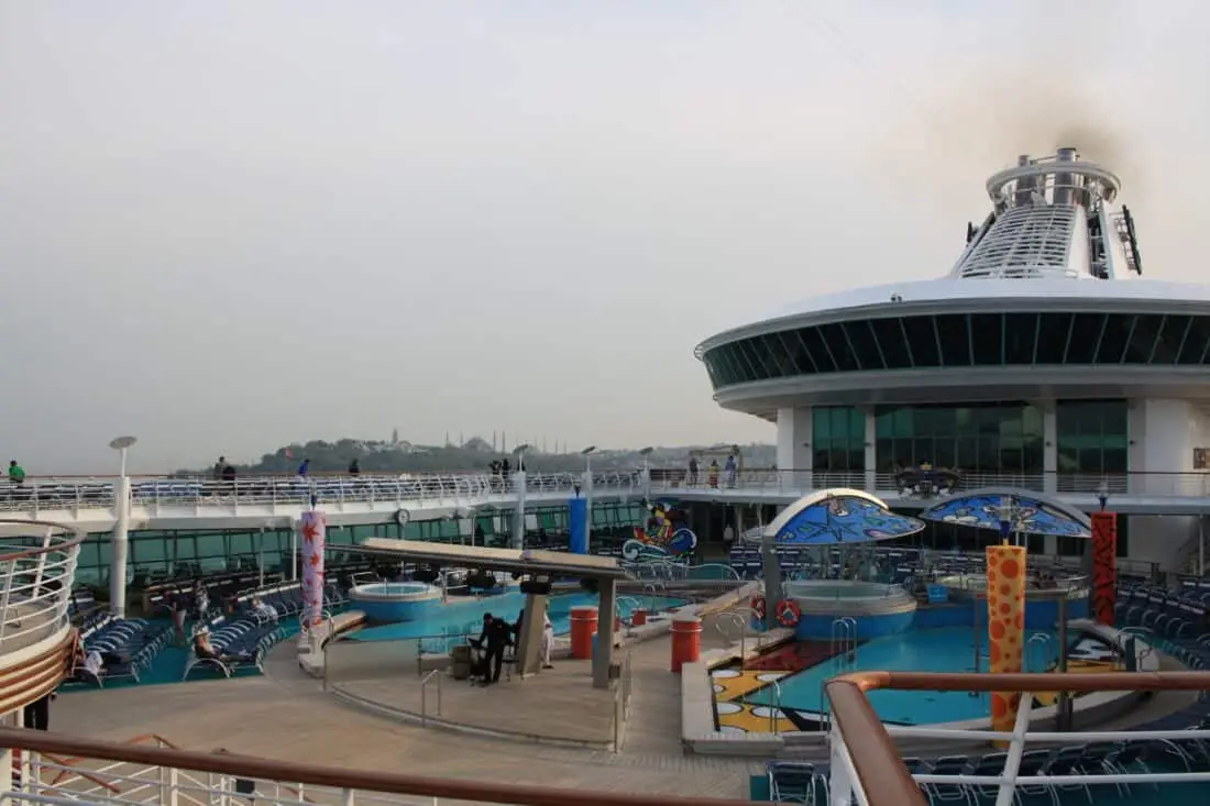 Mariner otS Pooldeck2
